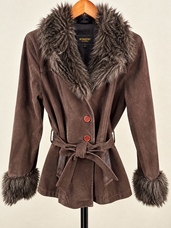 BeyondSport California Jackets & Blazers - BeyondSport Brown Faux Fur Trim Belted Jacket Women’s L Y2K